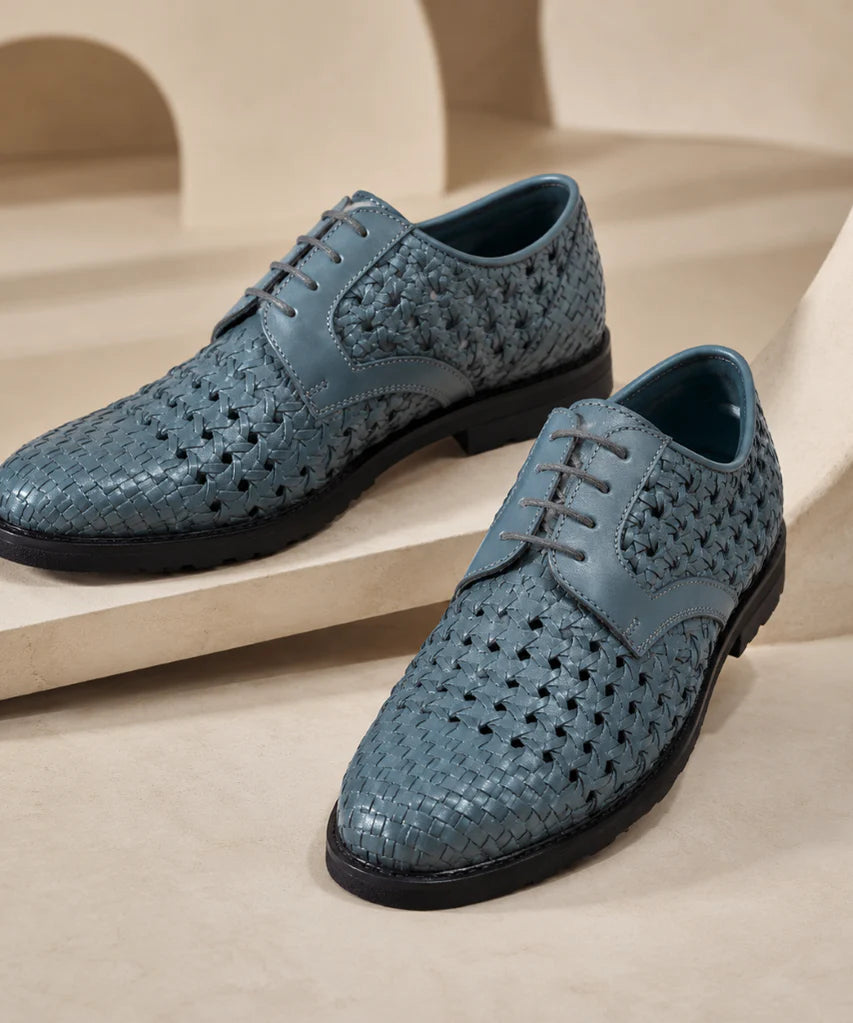 PUNTO: Handwoven Leather Derby Black Shoes