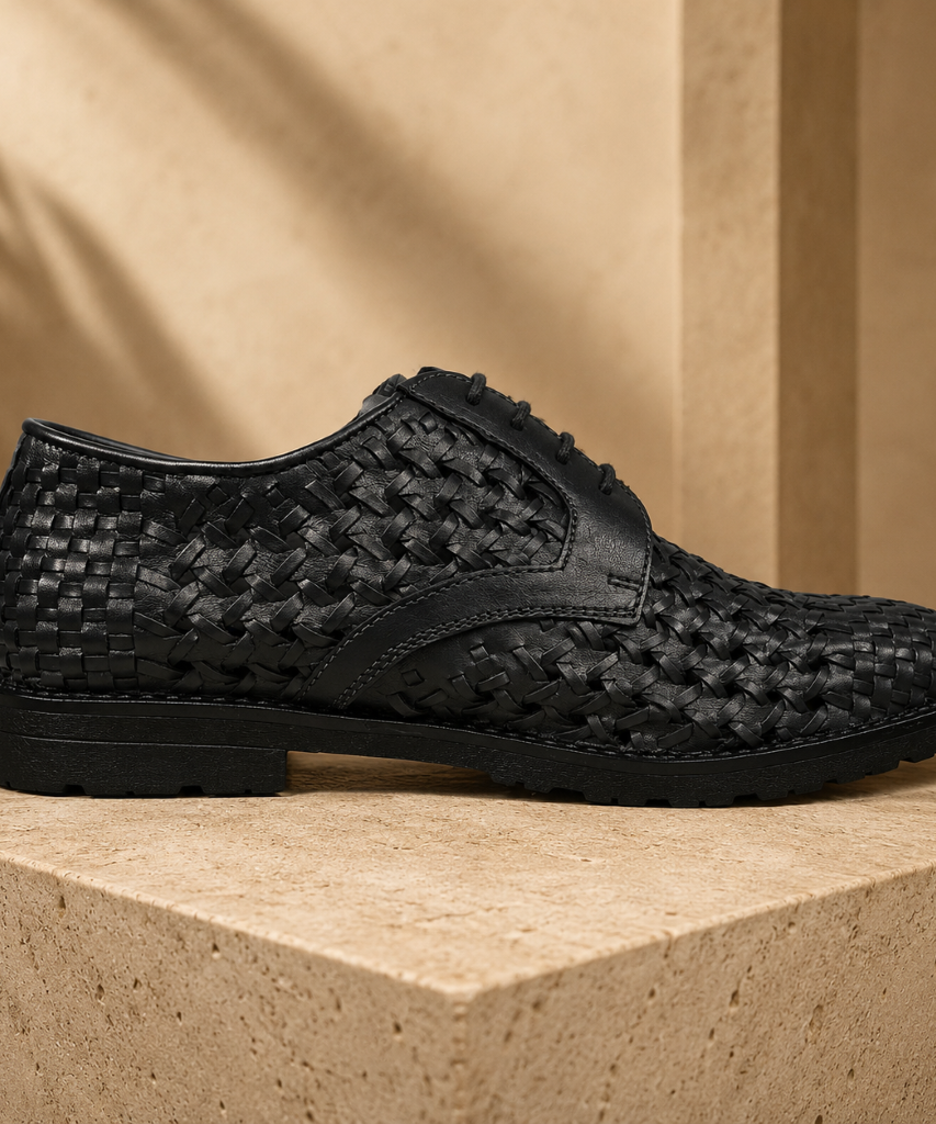 PUNTO: Handwoven Leather Derby Black Shoes